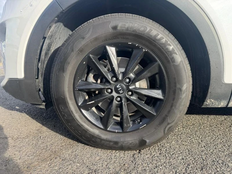 2019 Kia Sorento - Image 9 of 12