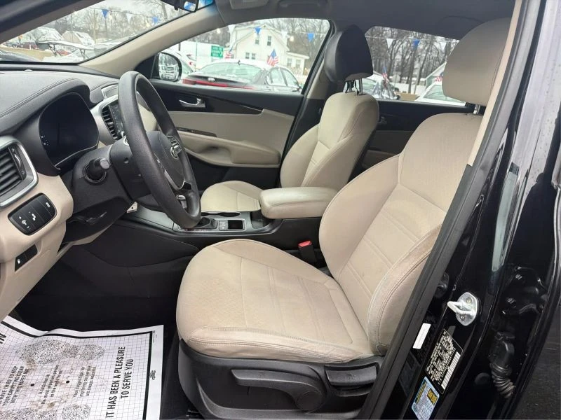 2019 Kia Sorento - Image 9 of 12