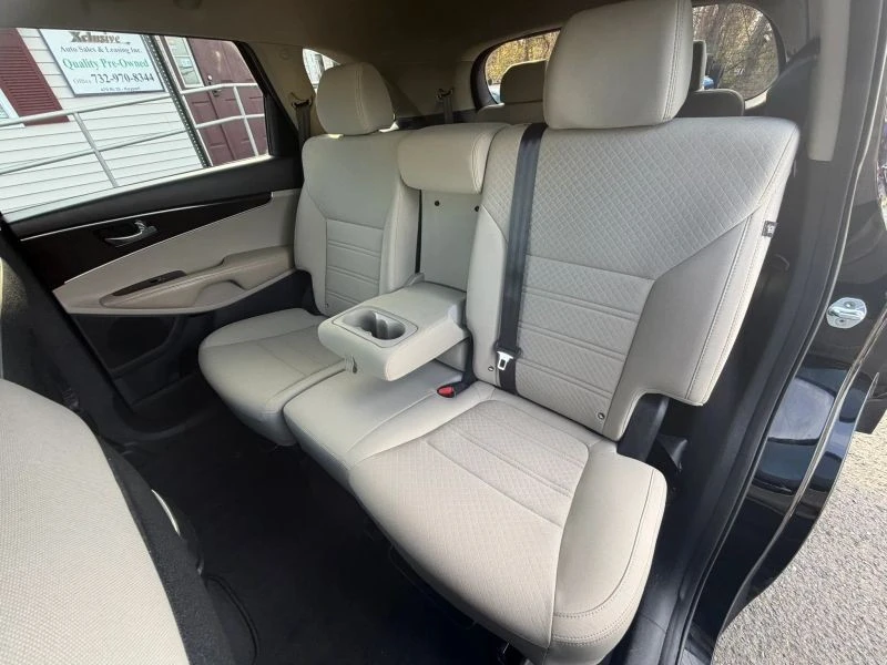 2019 Kia Sorento - Image 9 of 12