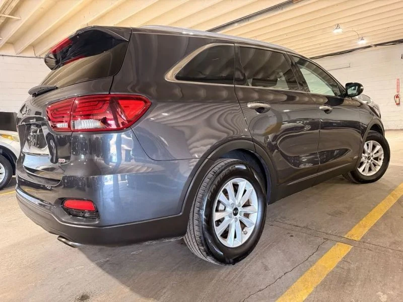 2019 Kia Sorento - Image 4 of 12