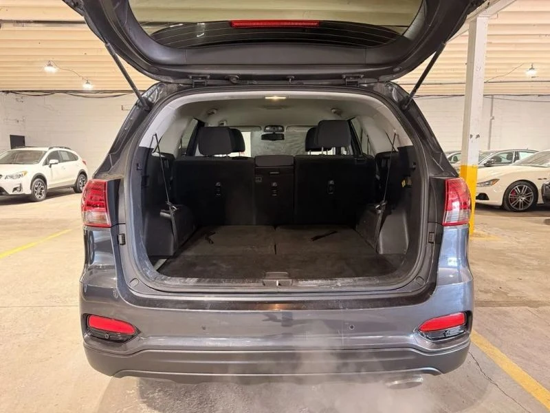 2019 Kia Sorento - Image 8 of 12