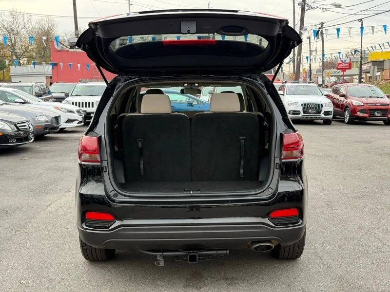 2019 Kia Sorento - Image 10 of 12