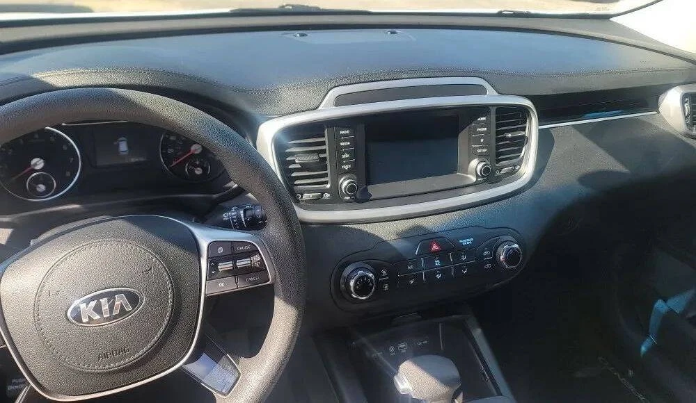 2019 Kia Sorento - Image 3 of 12