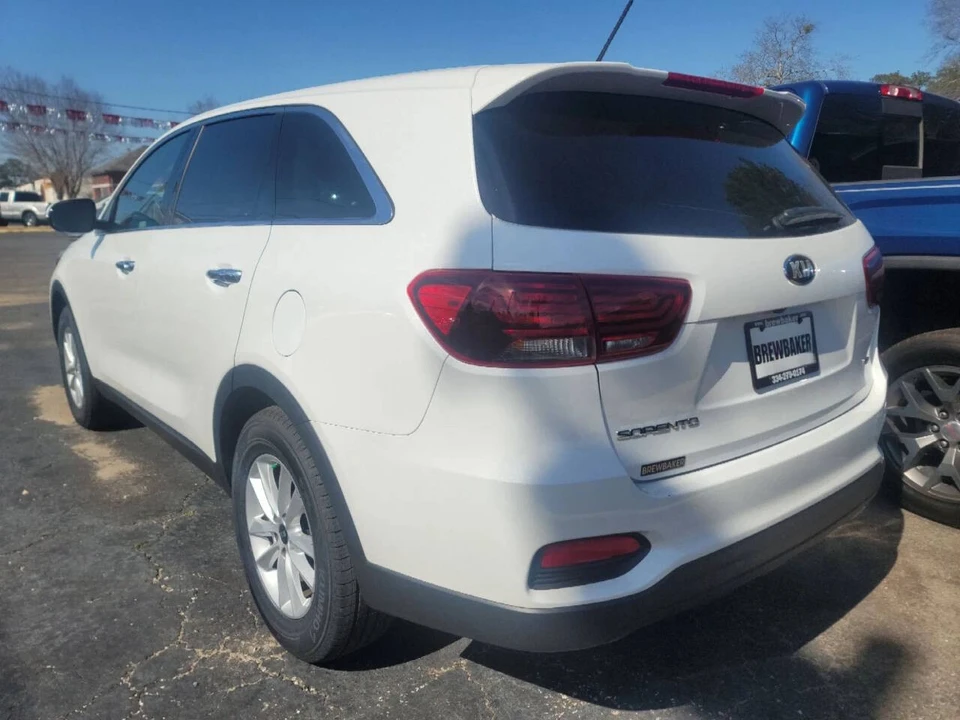 2019 Kia Sorento - Image 8 of 12