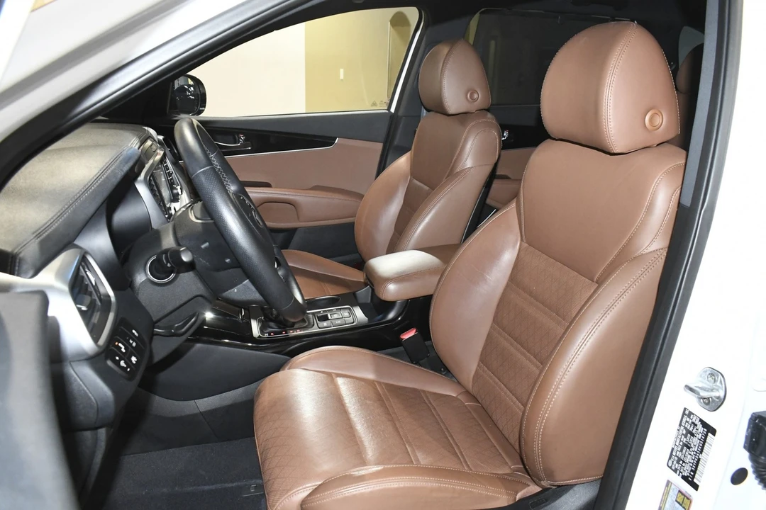 2019 Kia Sorento - Image 7 of 12
