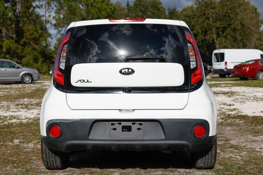 2019 Kia Soul - Image 7 of 12
