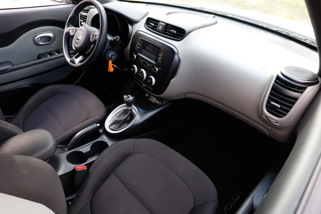2019 Kia Soul - Image 16 of 21