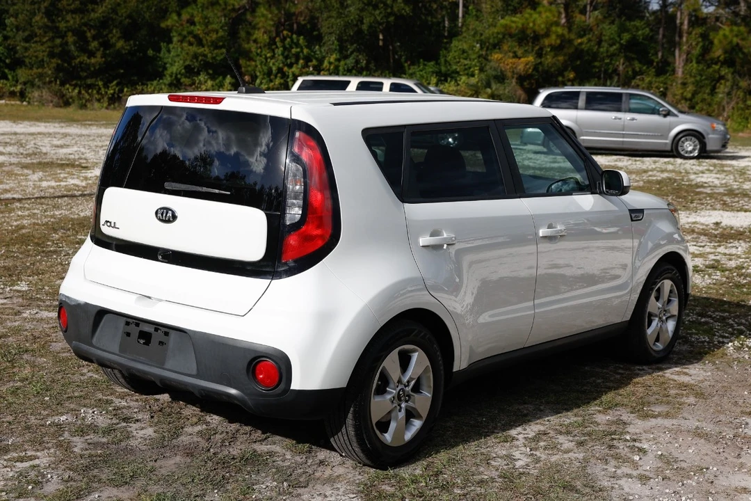 2019 Kia Soul - Image 11 of 12