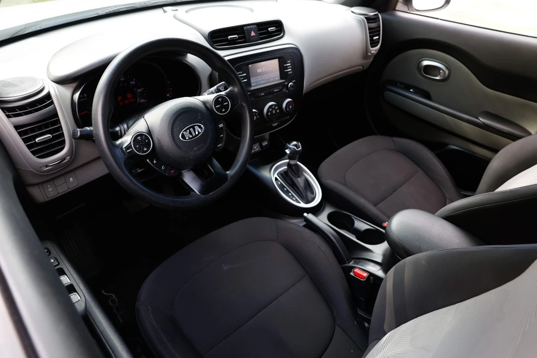 2019 Kia Soul - Image 4 of 12