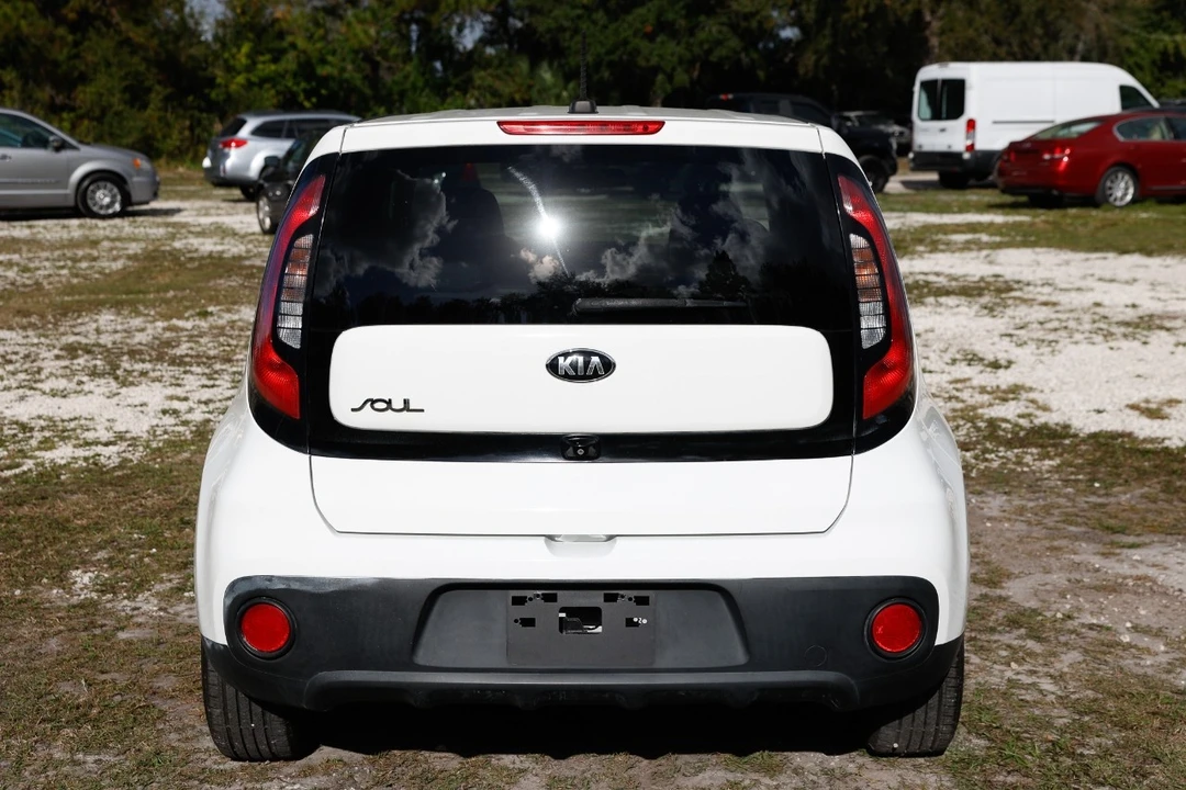 2019 Kia Soul - Image 9 of 12