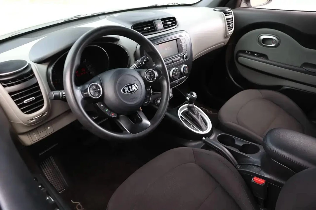 2019 Kia Soul - Image 4 of 12