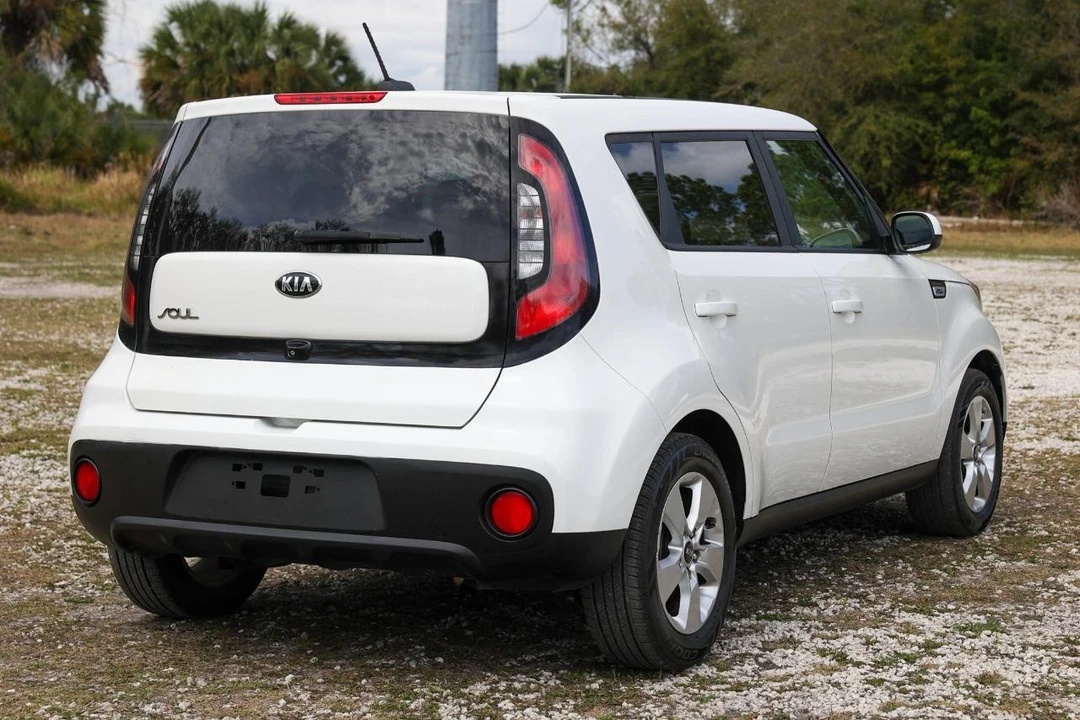 2019 Kia Soul - Image 11 of 12