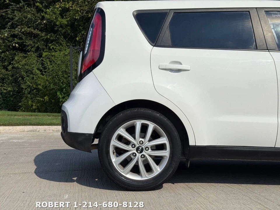 2019 Kia Soul - Image 17 of 21