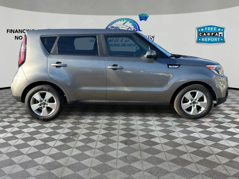 2019 Kia Soul - Image 8 of 12