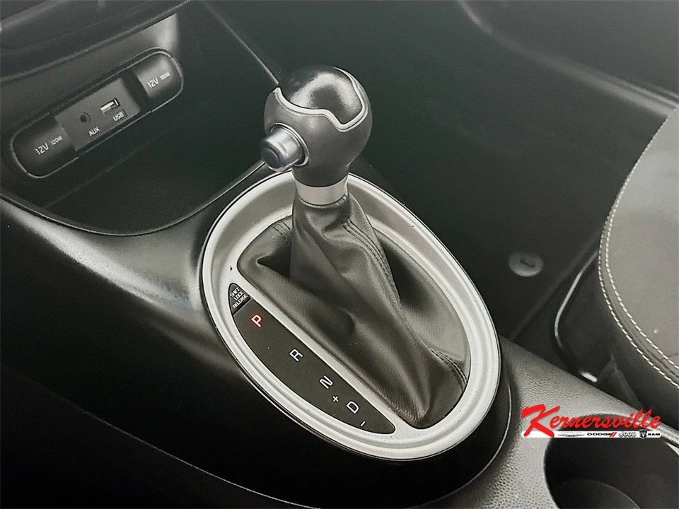 2019 Kia Soul - Image 16 of 21