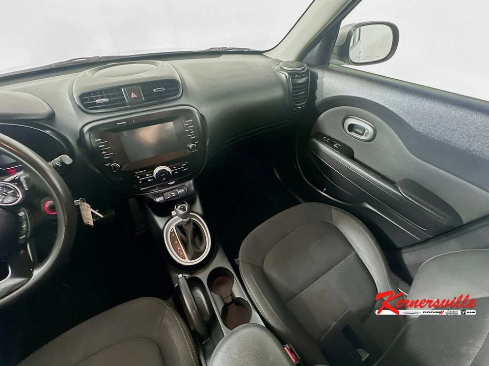 2019 Kia Soul - Image 11 of 21