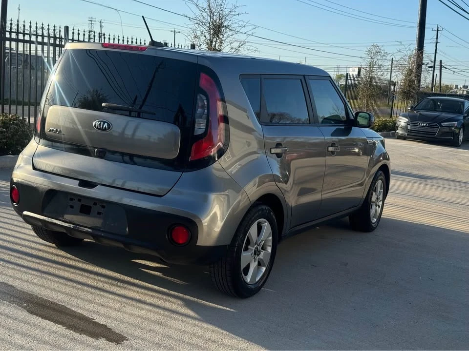 2019 Kia Soul - Image 5 of 11