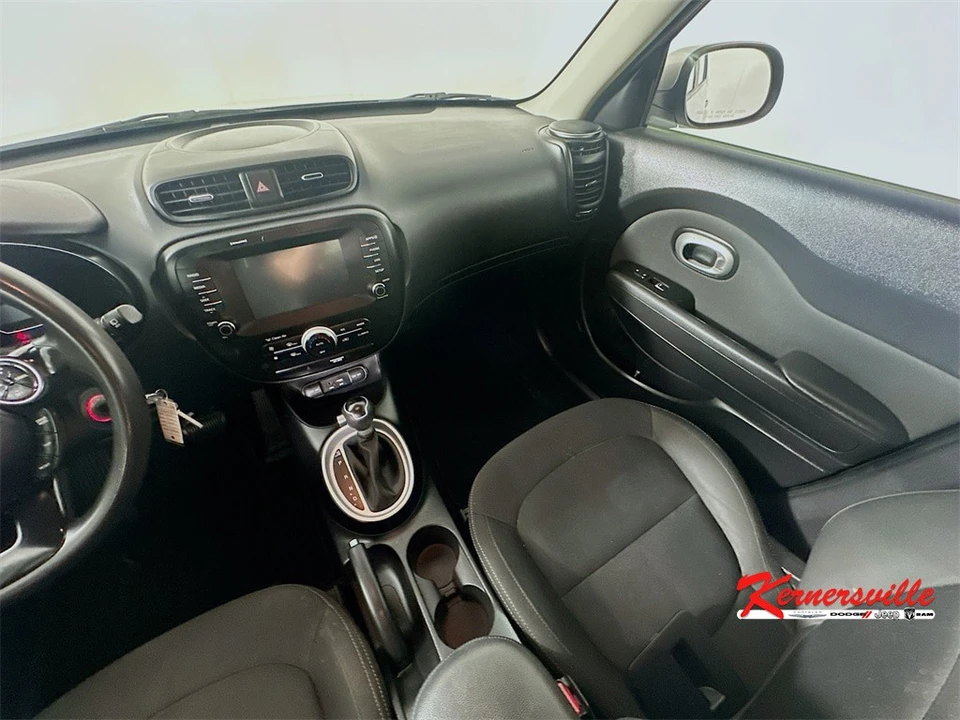 2019 Kia Soul - Image 11 of 21