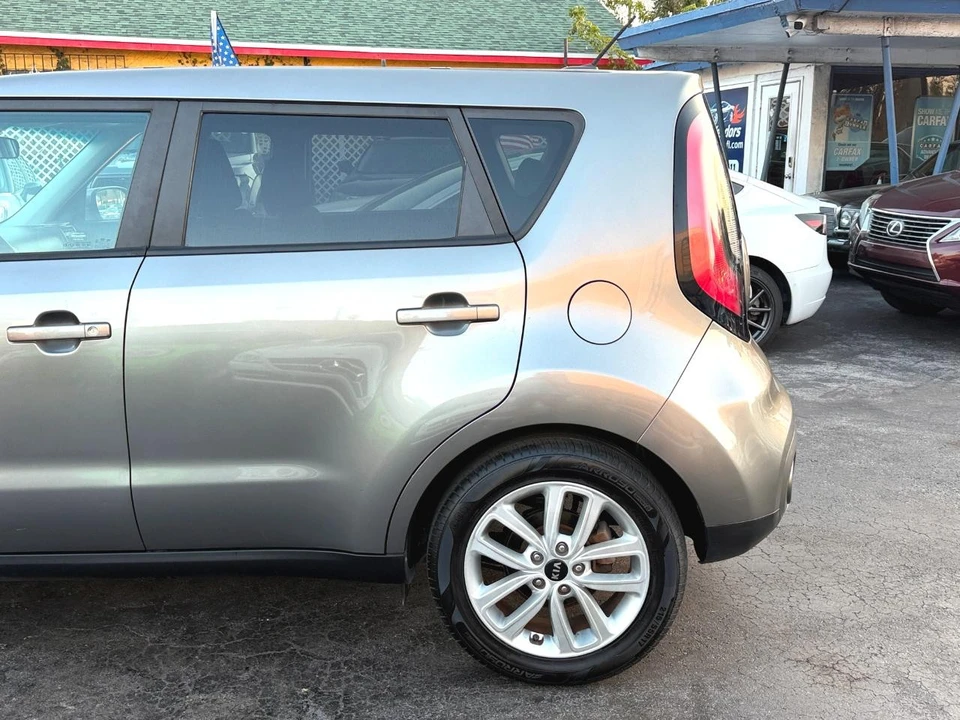 2019 Kia Soul - Image 12 of 21