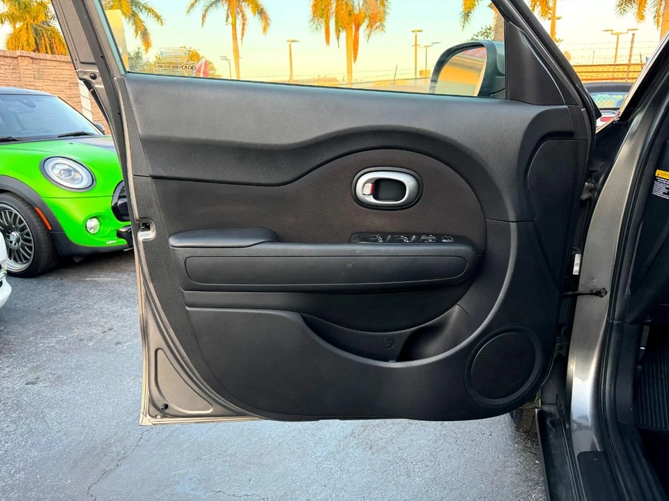 2019 Kia Soul - Image 19 of 21