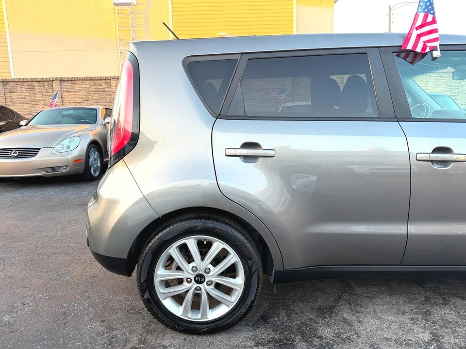 2019 Kia Soul - Image 15 of 21