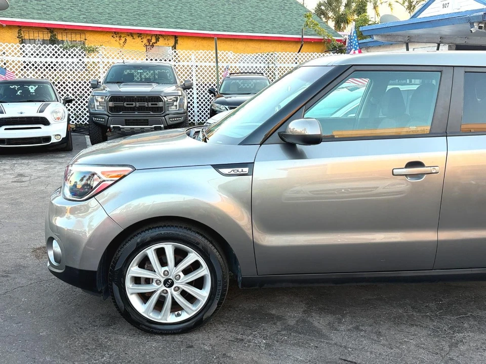 2019 Kia Soul - Image 11 of 21