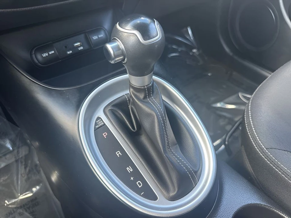 2019 Kia Soul - Image 15 of 21