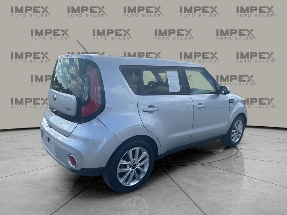 2019 Kia Soul - Image 5 of 12