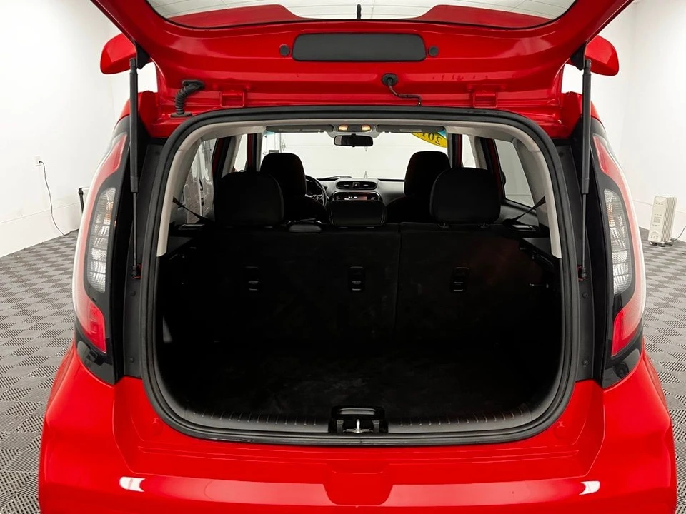 2019 Kia Soul - Image 8 of 12