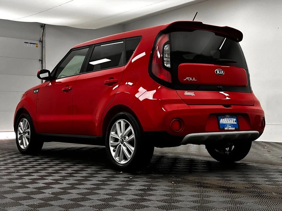 2019 Kia Soul - Image 7 of 12