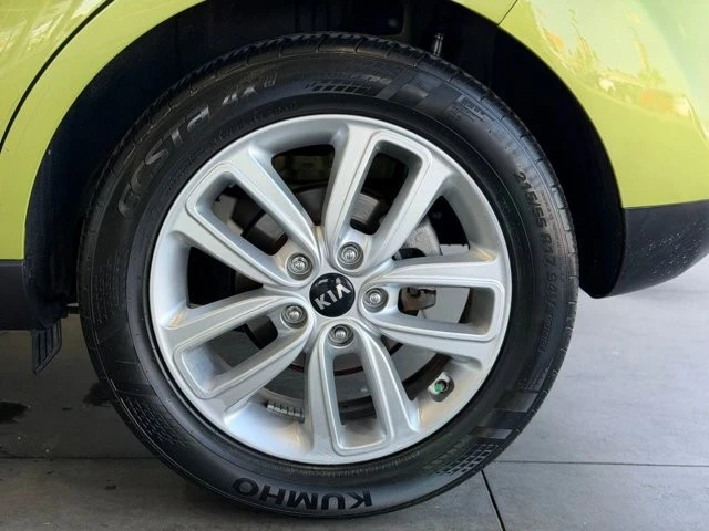 2019 Kia Soul - Image 16 of 21