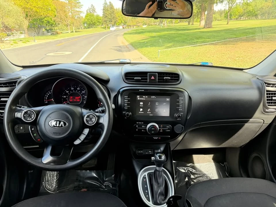 2019 Kia Soul - Image 10 of 12