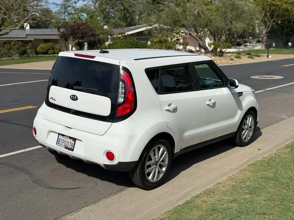 2019 Kia Soul - Image 5 of 12