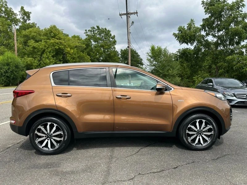 2019 Kia Sportage - Image 8 of 12