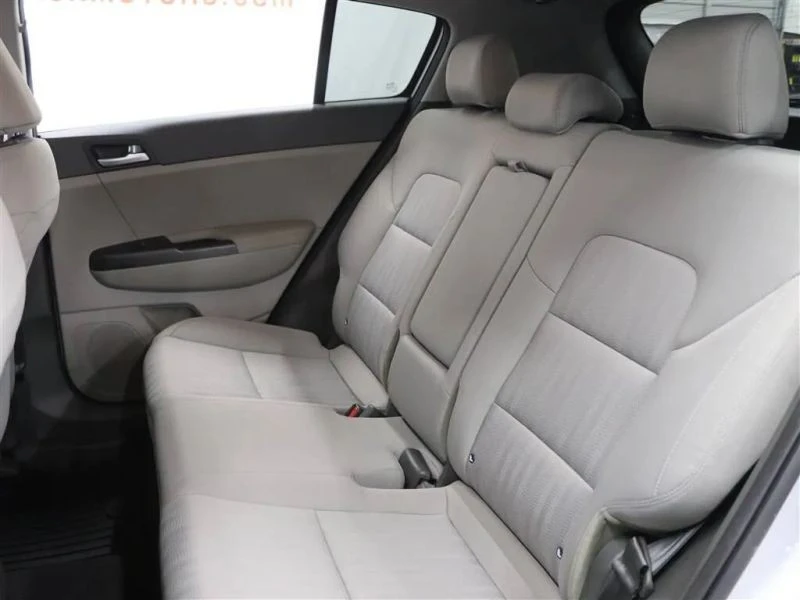 2019 Kia Sportage - Image 10 of 12