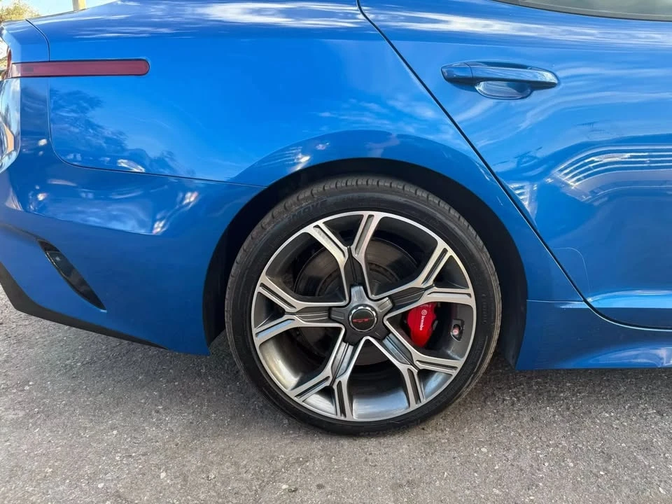 2019 Kia Stinger - Image 10 of 15