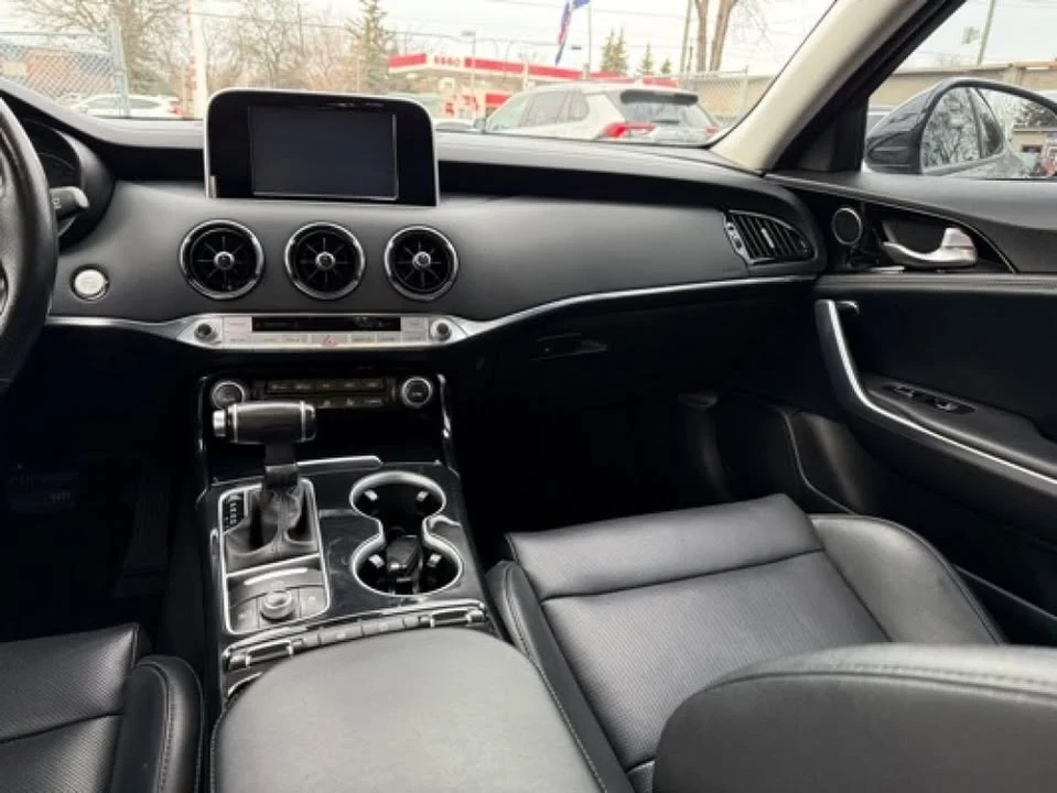 2019 Kia Stinger - Image 11 of 14