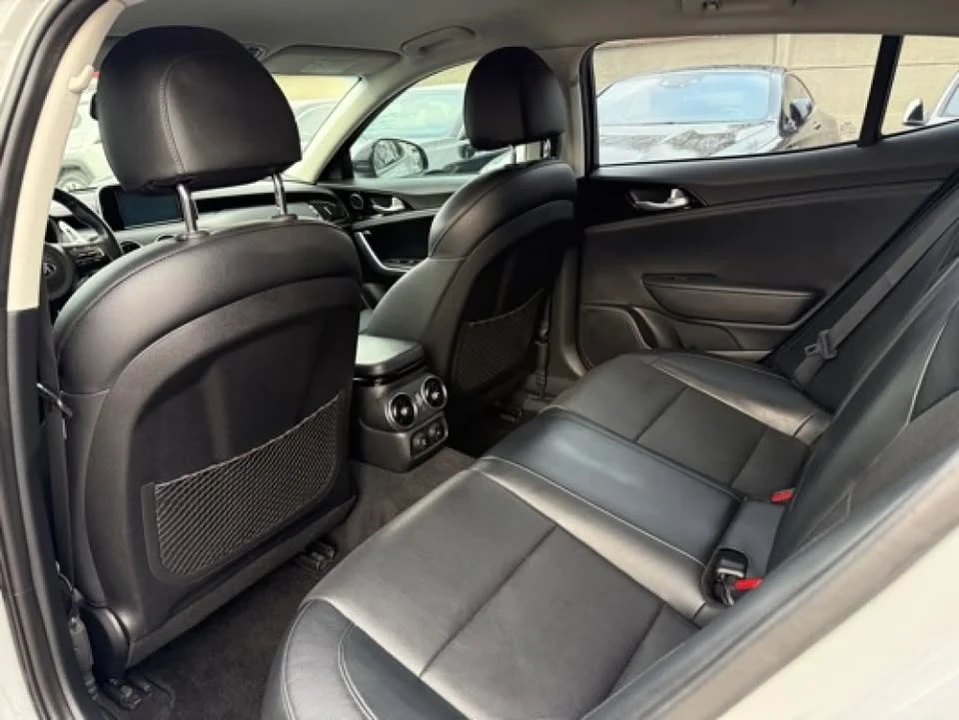 2019 Kia Stinger - Image 10 of 14