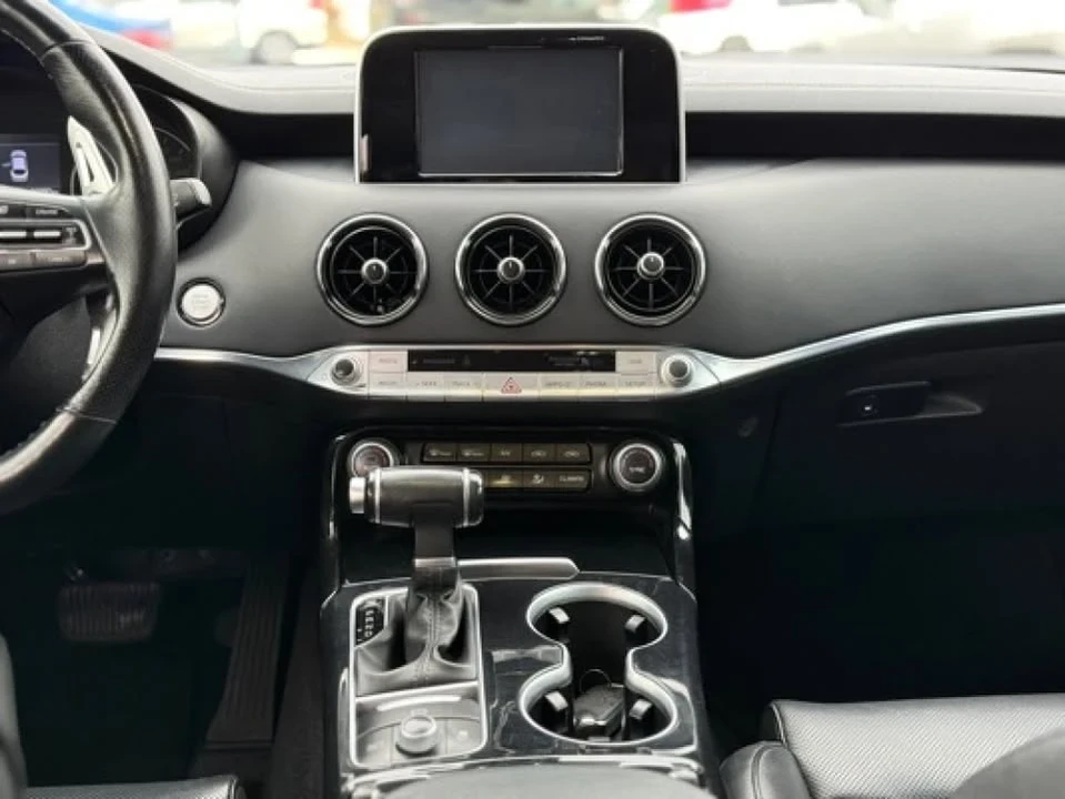 2019 Kia Stinger - Image 13 of 14