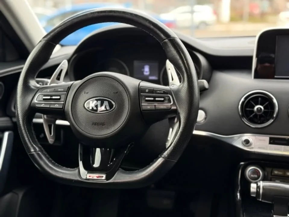 2019 Kia Stinger - Image 12 of 14