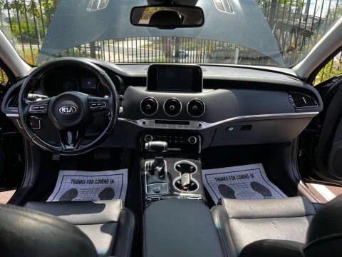 2019 Kia Stinger - Image 9 of 20