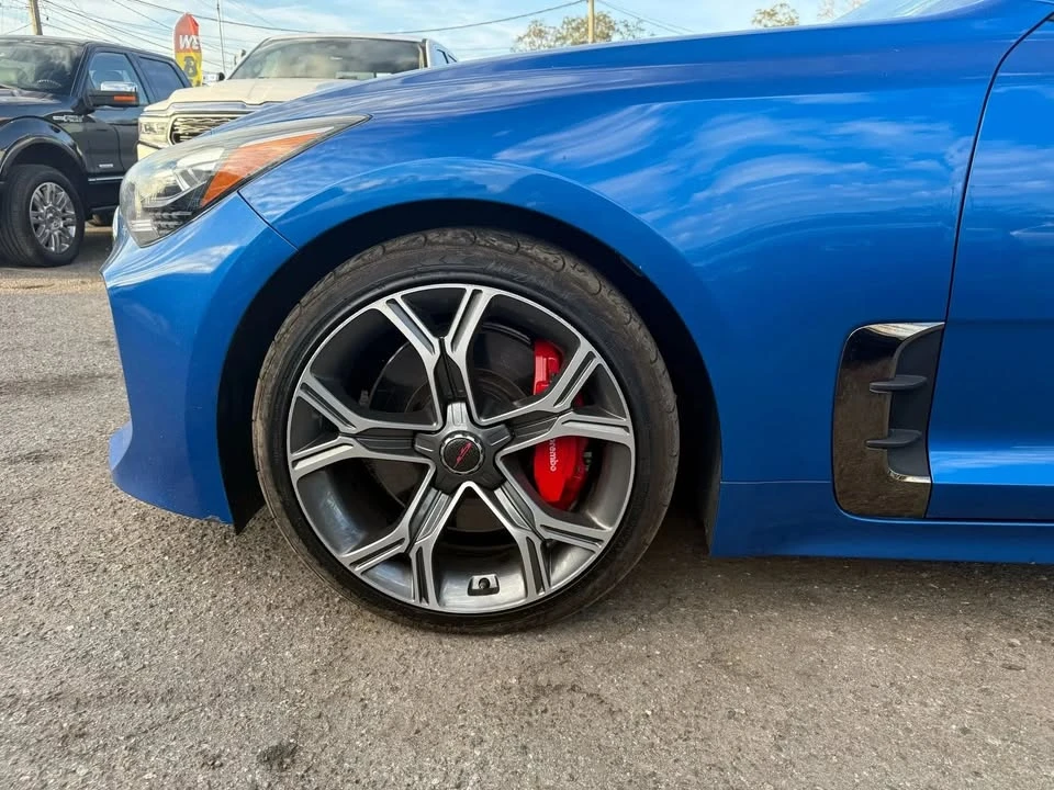 2019 Kia Stinger - Image 8 of 15