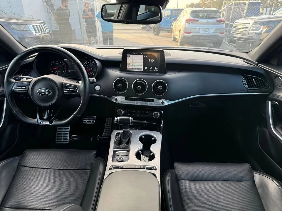 2019 Kia Stinger - Image 13 of 15