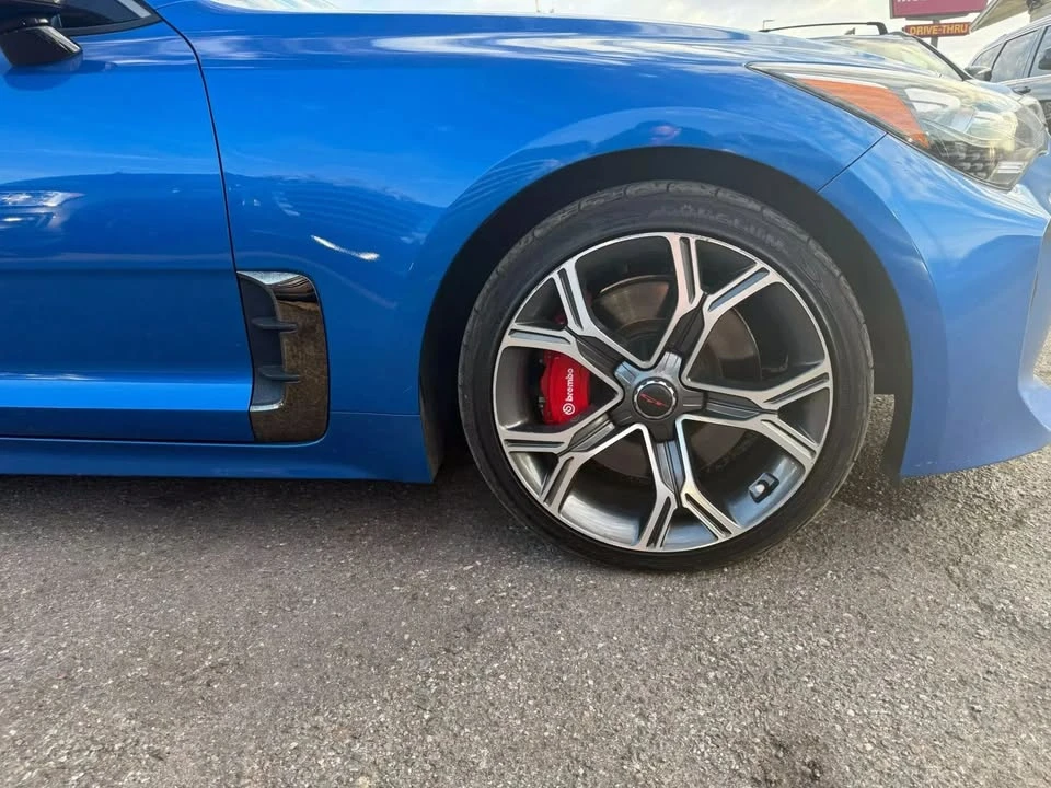 2019 Kia Stinger - Image 9 of 15