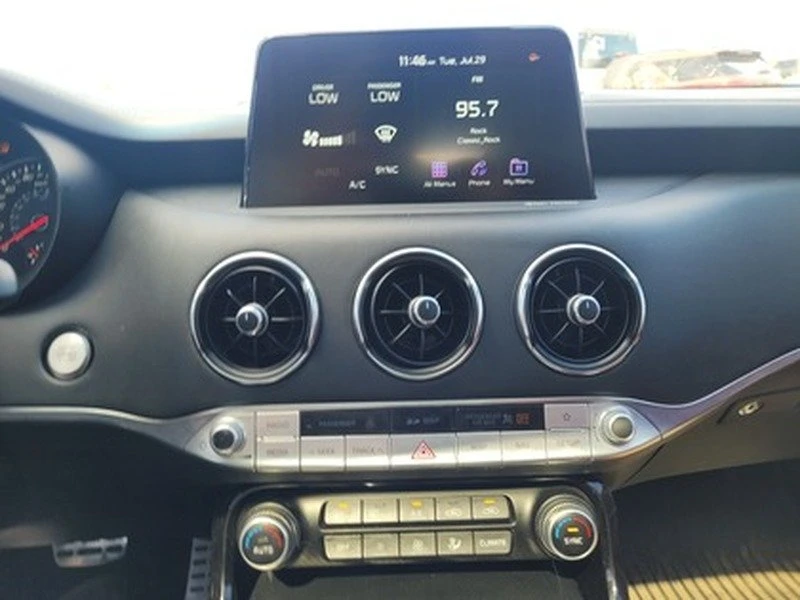 2019 Kia Stinger - Image 14 of 15