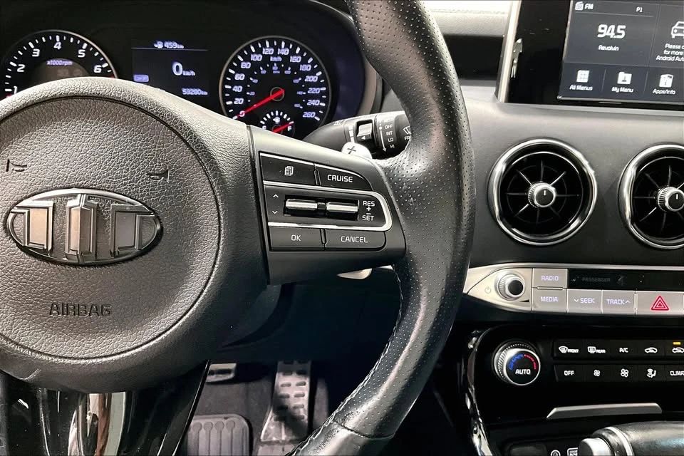 2019 Kia Stinger - Image 17 of 20