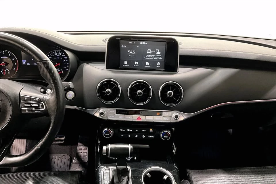 2019 Kia Stinger - Image 11 of 20
