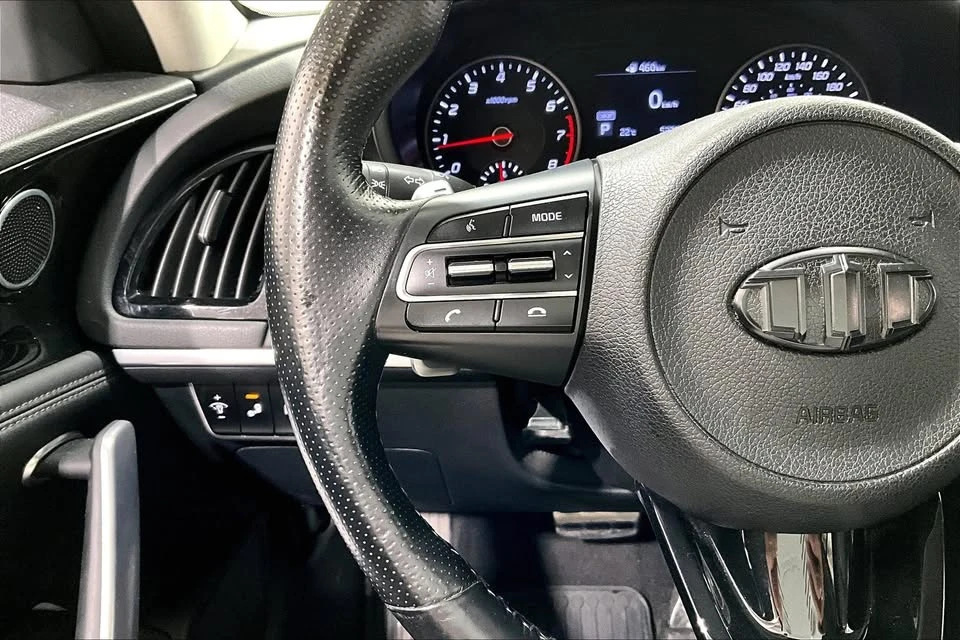 2019 Kia Stinger - Image 16 of 20