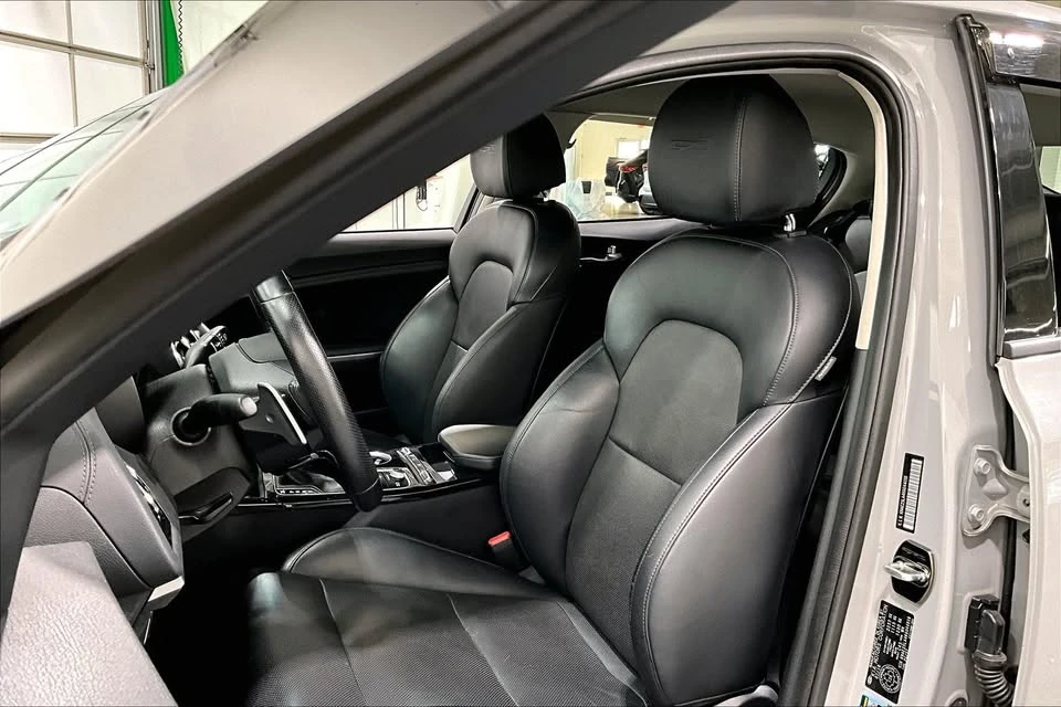 2019 Kia Stinger - Image 9 of 20