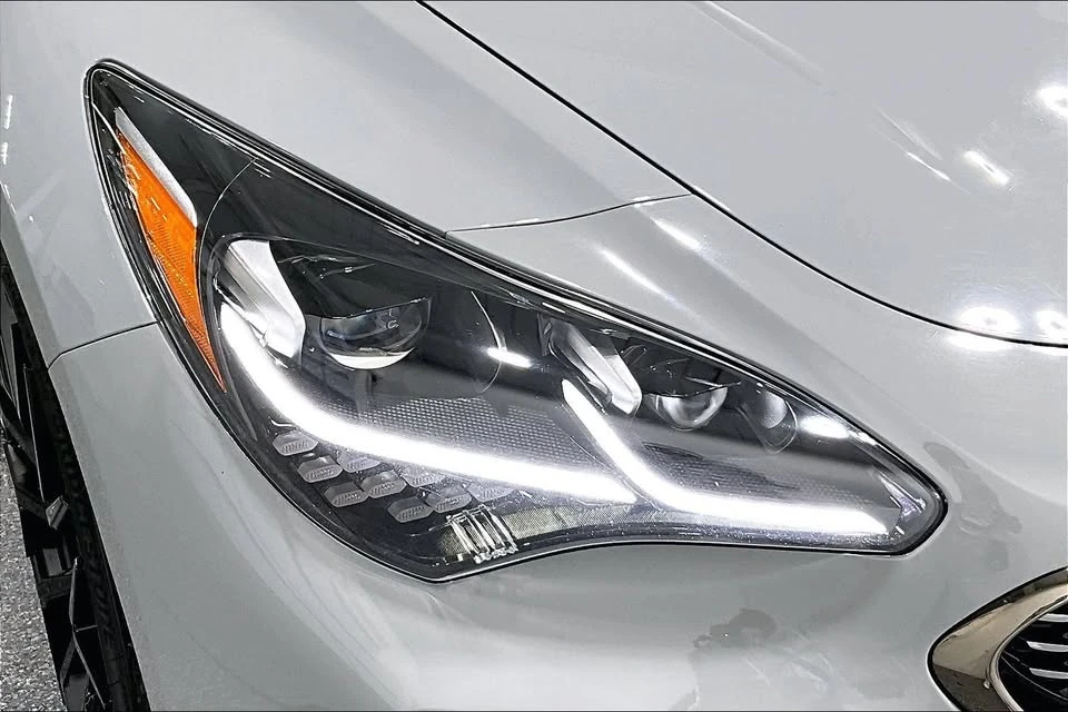 2019 Kia Stinger - Image 19 of 20